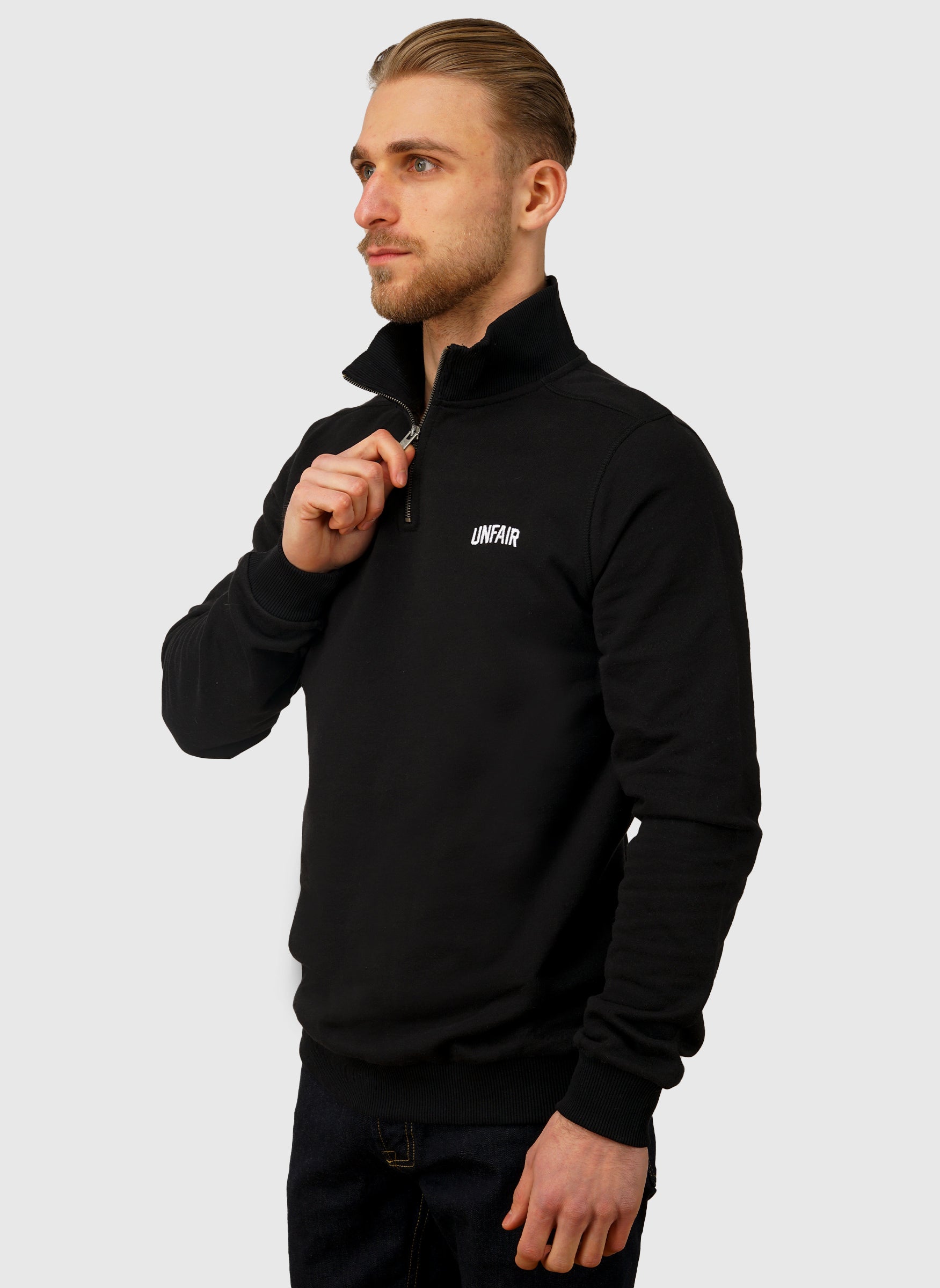 Curved Halfzip Sweatshirt - Black