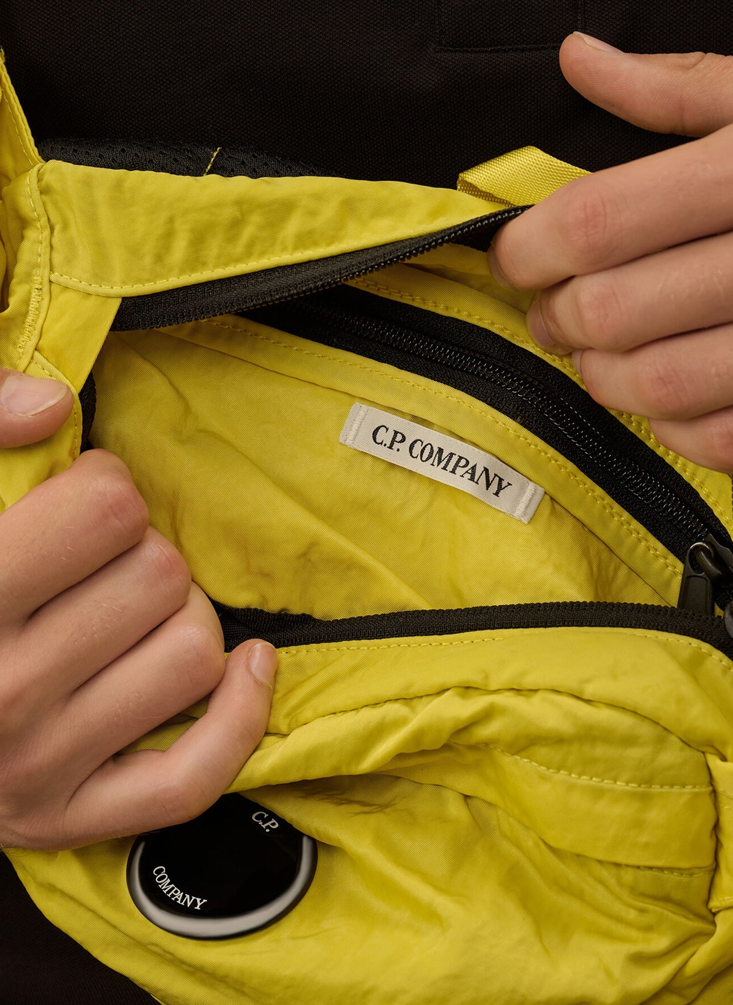 Lens Crossbody Shoulder Bag - Green Sheen