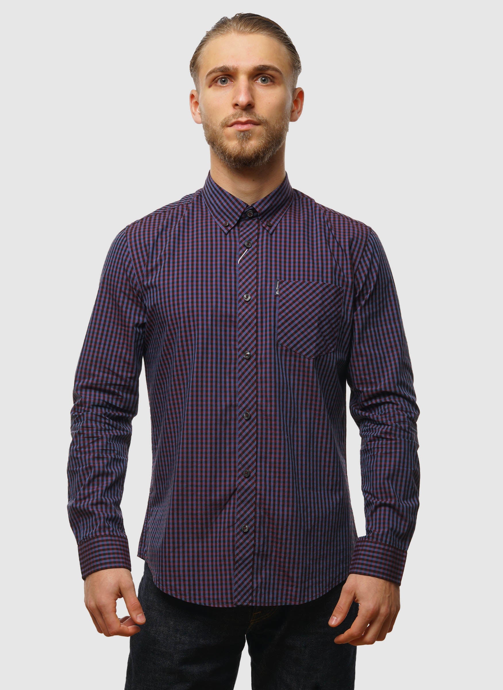 Karohemd mit charakteristischem Karomuster – Rot