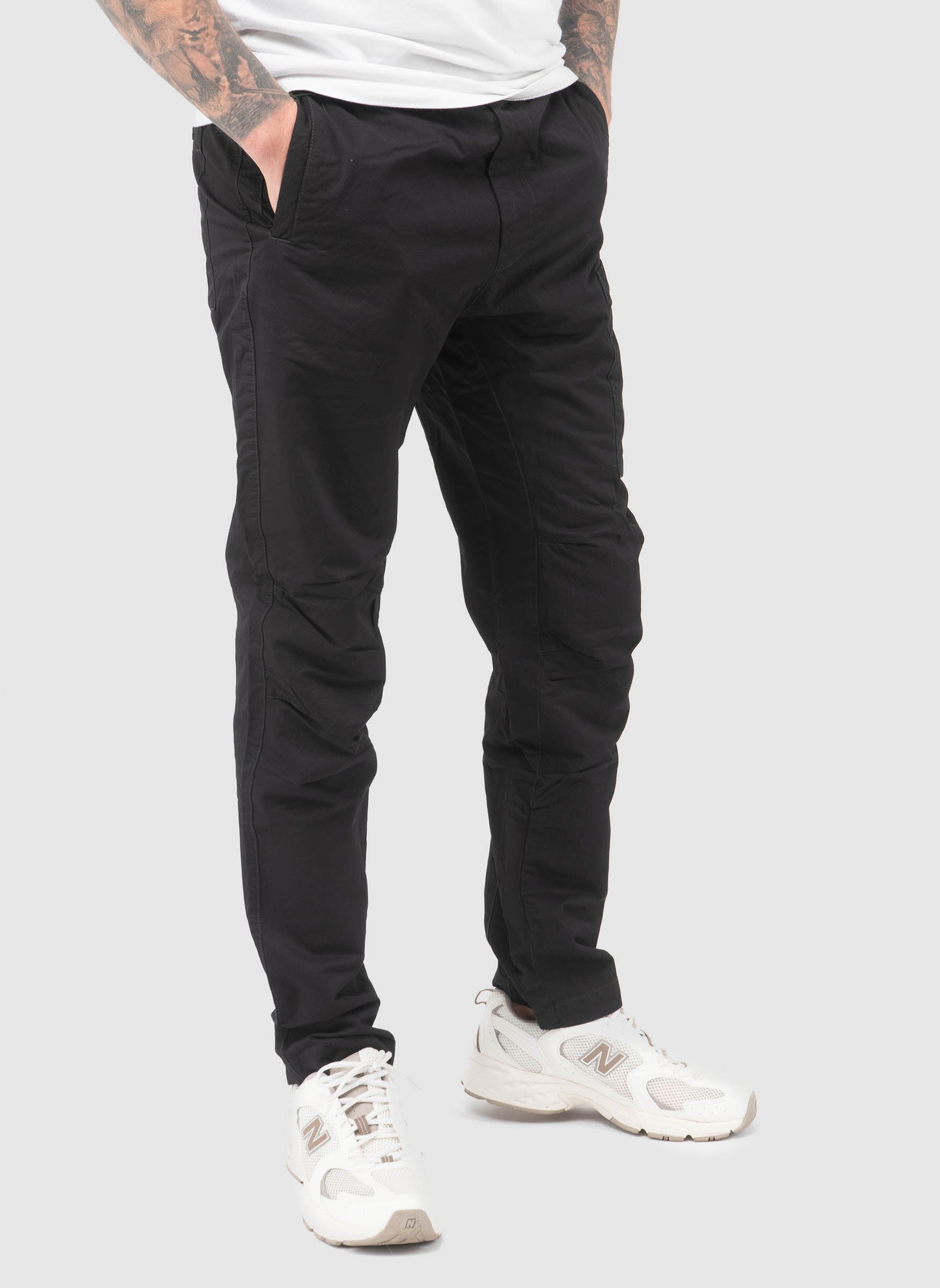 Diagonal Flatt Nylon Cargo Pants - Black