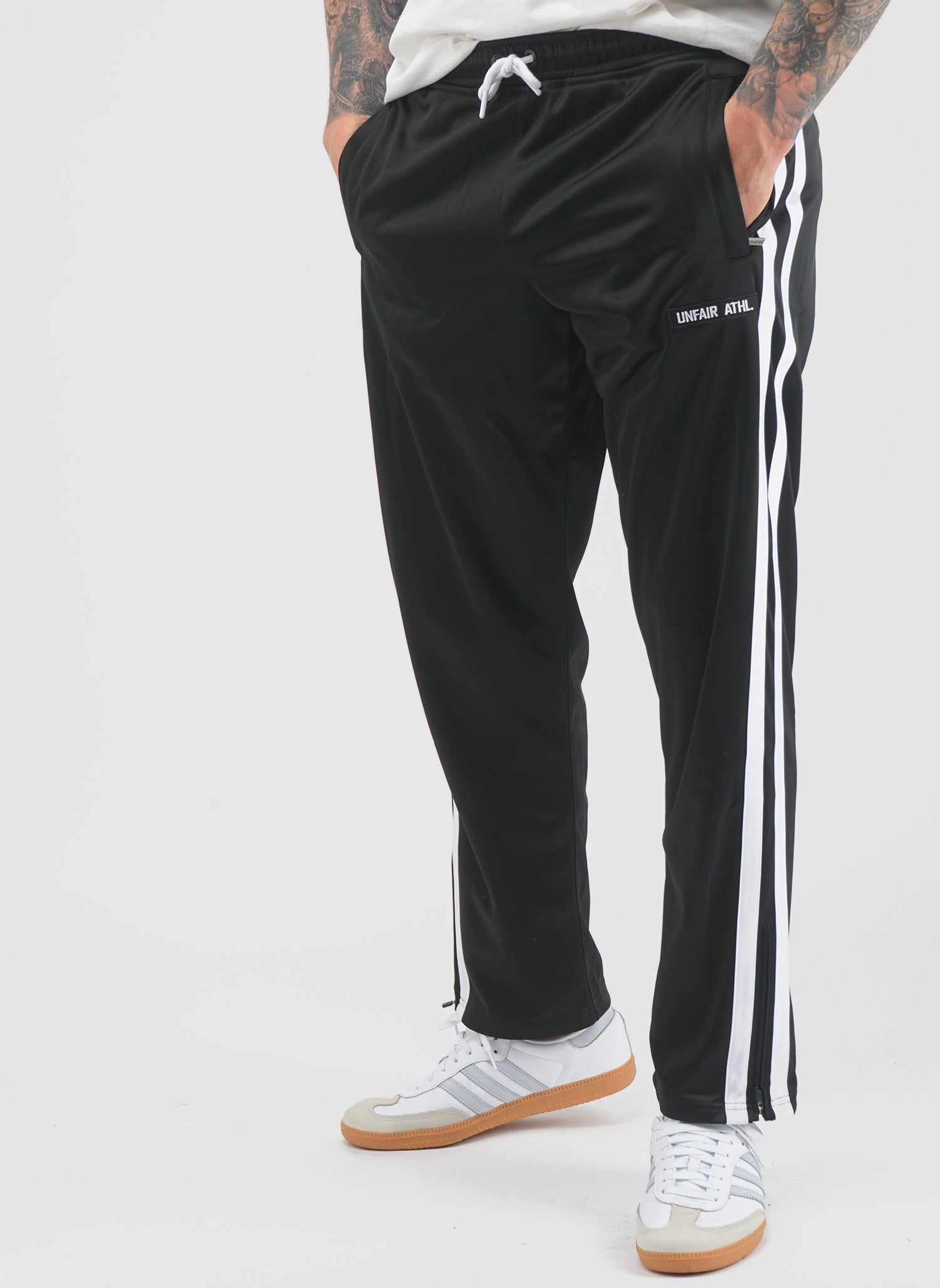 DMWU Evolution Trackpants - Black 